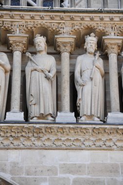 Notre dame cephe heykel Detay