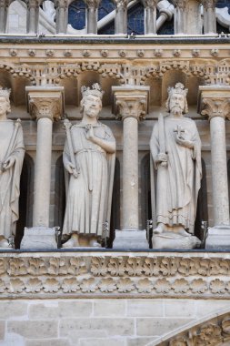 Notre dame cephe heykel Detay