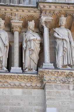 Notre dame cephe heykel Detay