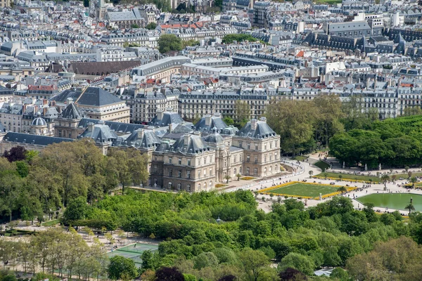 Παρίσι Εναέρια άποψη γαλάζιο ηλιόλουστο ουρανό — Φωτογραφία Αρχείου
