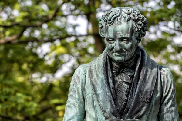 Paris, Frankreich - 2. Mai 2016: vivant denon grave in pere-lachaise friedhof homöopathie gründer — Stockfoto