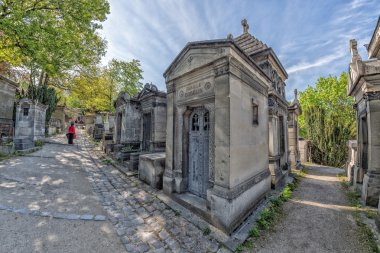 Paris, Fransa - 2 Mayıs 2016: eski mezarlar Pere-Lachaise mezarlığı