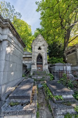 Paris, Fransa - 2 Mayıs 2016: eski mezarlar Pere-Lachaise mezarlığı