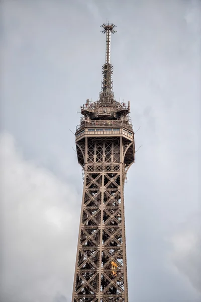 Paris, Franciaország - 2016. május 2.: Turisztikai bevétel mozi-on Tour Eiffel város szimbólum — Stock Fotó