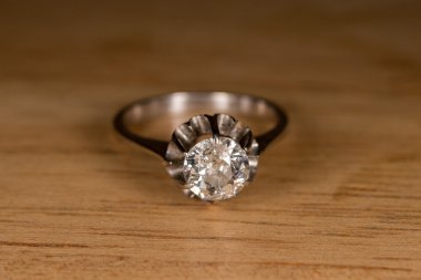 eski vintage elmas yüzük detay yakın çekim