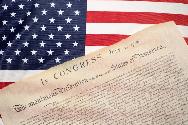 Dichiarazione di indipendenza 4 luglio 1776 sulla bandiera degli Stati Uniti — Foto Stock