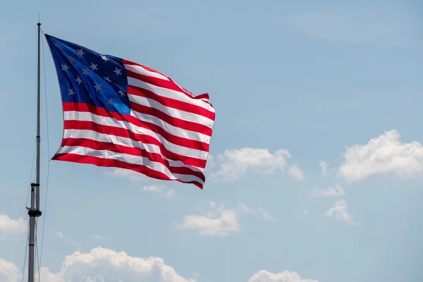 요새 mchenry 볼티모어 미국 깃발 흔드는 동안 — 스톡 사진
