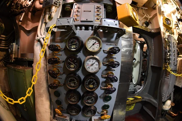 BALTIMORE, USA - 21 GIUGNO 2016 - inside TORSK II World War Submarine view detail close up — Foto Stock