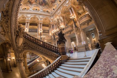Paris, Fransa - 3 Mayıs 2016: opera adlı fotoğraf çekmek insanlar paris 