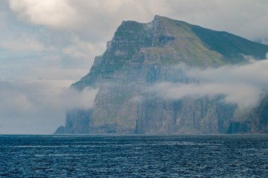 Uzak Oer Danmark Vestmanna kayalıklarla Panorama görünüm