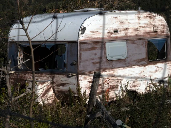 Vieux Abandonnés Camping Car Roulotte — Photo
