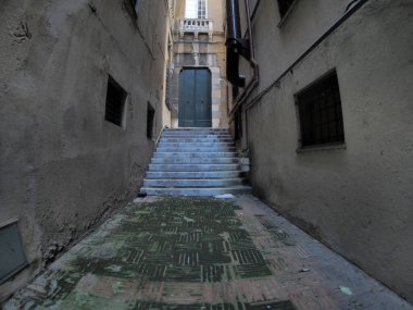 Genova tarihi sarayı ve eski kasaba manzaralı binalar