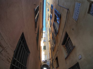 Genova tarihi sarayı ve eski kasaba manzaralı binalar