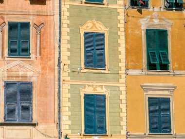 Portofino Pictoresque köyü İtalya renkli binalar ayrıntıları