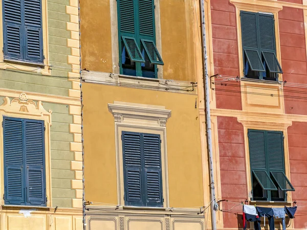 Portofino Pictoresque köyü İtalya renkli binalar ayrıntıları