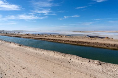 Baja California çölünde deniz tuzu fabrikası Meksika