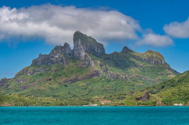 Bora Bora turkuaz suları Fransız Polinezyası manzarası