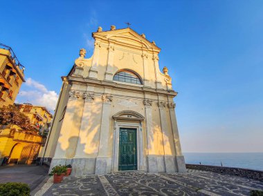 Bogliasco Pictorsque köyü Cenova Liguria İtalya deniz kıyısındaki kilise