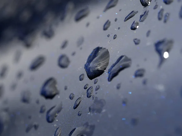 Chuva Gotas Água Detalhes Superfície Metálica Azul — Fotografia de Stock