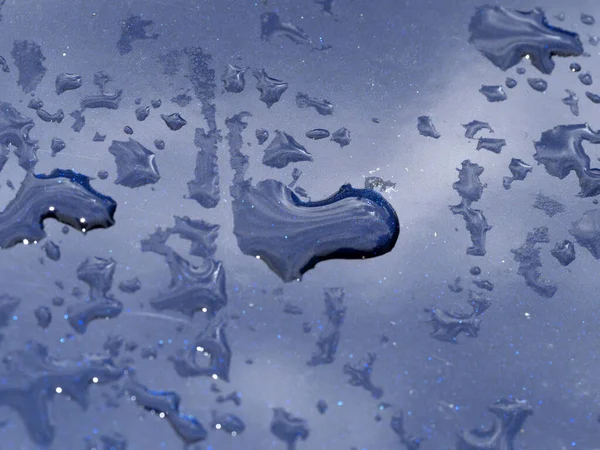 Chuva Gotas Água Detalhes Superfície Metálica Azul — Fotografia de Stock