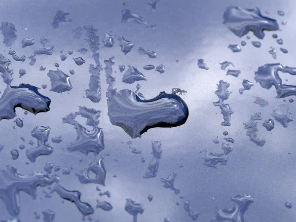 Gouttes Eau Pluie Sur Détail Surface Métallique Bleu — Photo