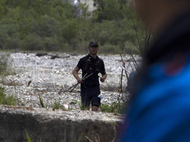 CANTALUPO LIGURE, ITALY - 15 Mayıs 2021 - 72 kilometreden fazla maraton koşan Stone Door Porte di Pietra deneme sürümü