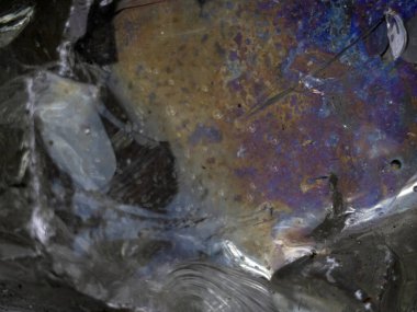 Büyük cam taş detayı.