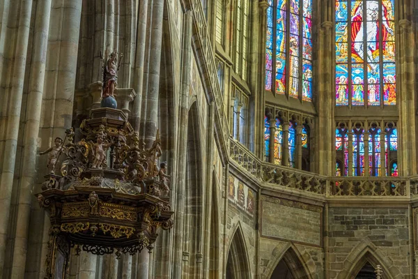 Praga Domo Casta Santo Vitus Iglesia Mucha Ventana Cristal Vista — Foto de Stock