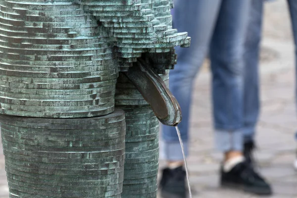 Hombre Orinando Estatua Prague Arte Moderno — Foto de Stock