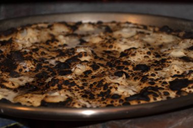 Liguria Recco Focaccia peyniri İtalyan geleneksel düz ekmek ahşap fırını.