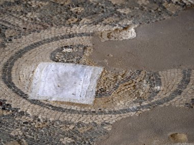 İtalya Sicilya 'daki Villa del Casale antik Roma mozaiğinin restorasyonu