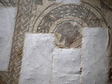 İtalya Sicilya 'daki Villa del Casale antik Roma mozaiğinin restorasyonu