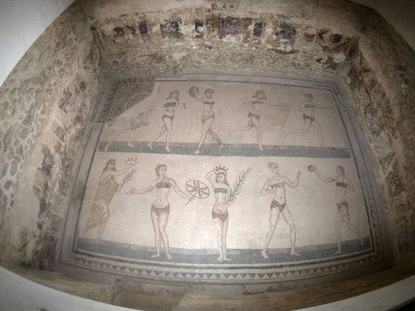 Bikini Kąpielowe Dziewczyny Starożytnej Rzymskiej Mozaice Villa Del Casale Sycylia — Zdjęcie stockowe