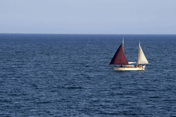 Navio Velho Fundo Mar Azul — Fotografia de Stock