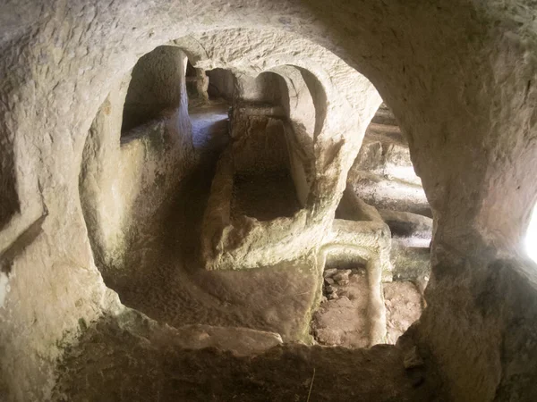 Палаццоло Лацио Каменоломни Древних Римских Гробниц Италии — стоковое фото