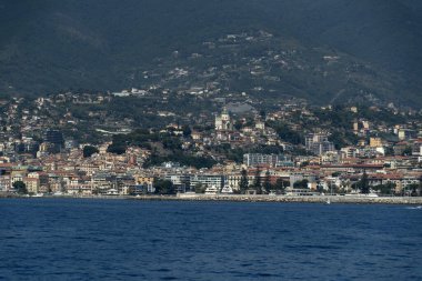 Deniz manzaralı sanremo manzarası