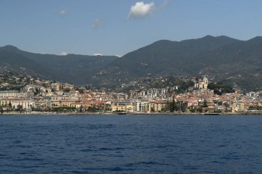 Deniz manzaralı sanremo manzarası