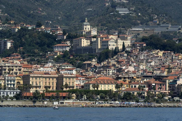 Deniz manzaralı sanremo manzarası