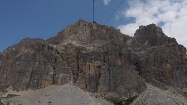 Lagazuoi Falzarego Dolomites Dağlarının Zirvesine Çıkıyor — Stok video