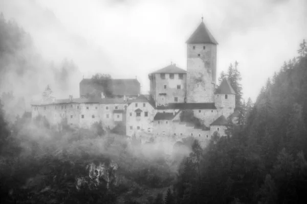 Burcht Taufers Kasteel Historische Middeleeuwse Bewolkte Dag — Stockfoto