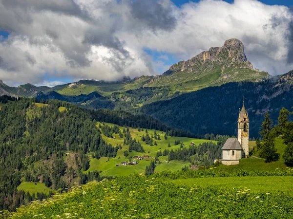 Valle Dolomites Église Panorama Paysage Été Saison — Photo