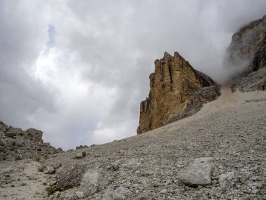 tofane dolomitler dağlar panorama manzarası