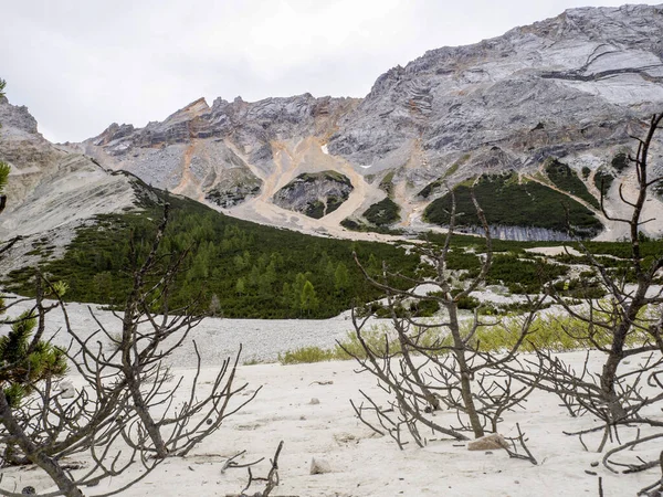 Fanes Lago Dolomitas Montañas Panorama Paisaje Temporada Verano —  Fotos de Stock