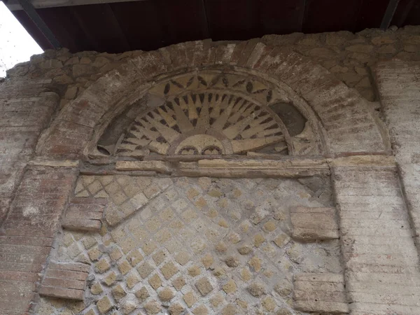 Archetti Gräbt Alte Antike Ruinen Der Archäologischen Stätte Ostia — Stockfoto