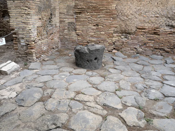 Silvanus Młyn Mąki Stare Starożytne Ostia Archeologiczne Ruiny Stanowisk — Zdjęcie stockowe