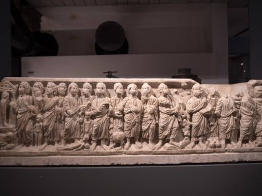 Cenaze mezarı eski Roma mermeri heykel detayı
