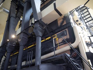 Elektrik santralinin içinde.