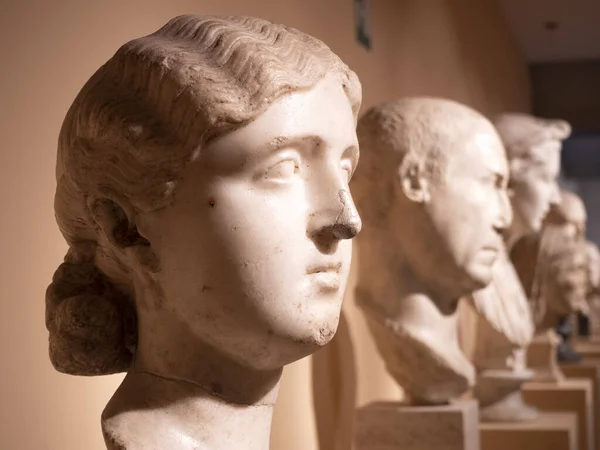 Retrato Feminino Velho Romano Detalhe Estátua Mármore — Fotografia de Stock