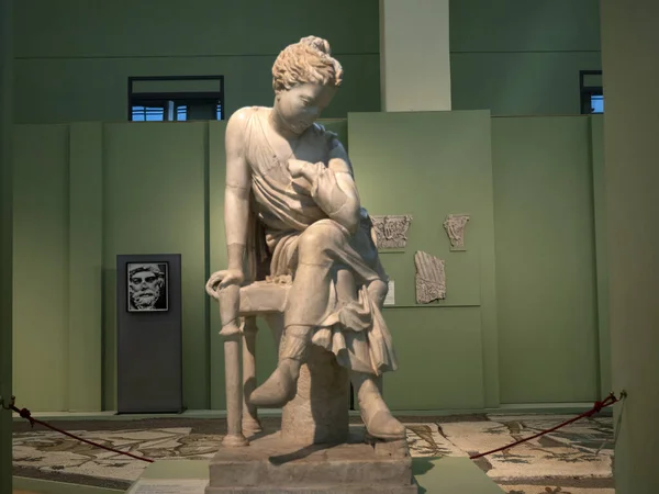 Doncella Sentada Antiguo Detalle Estatua Mármol Romano Museo Roma Montemartini — Foto de Stock
