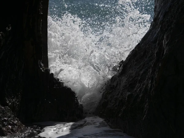 海岸線の波の詳細 — ストック写真